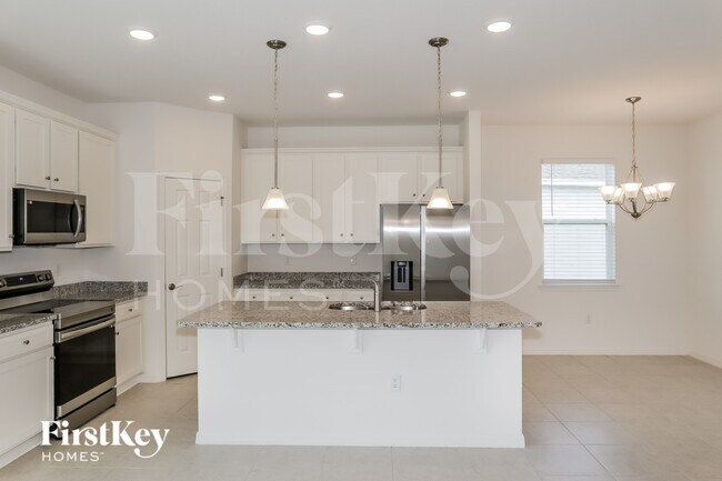 1570 Isleta Lp, Kissimmee, FL 34741 - photo 6