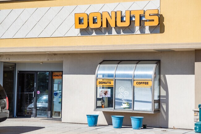 5280 Donuts is a local favorite for Lac Amora residents.