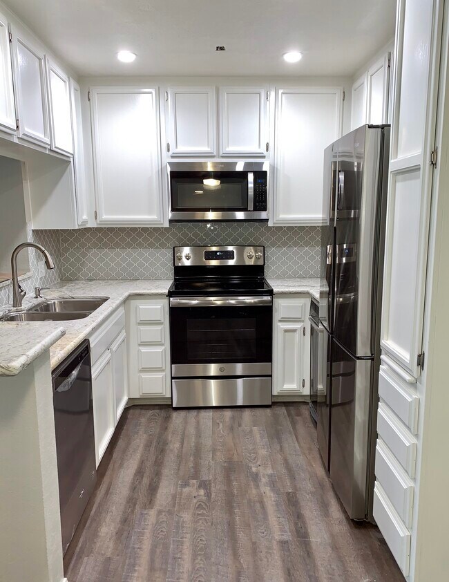 5665 Friars Rd unit 226, San Diego, CA 92110 - photo 2