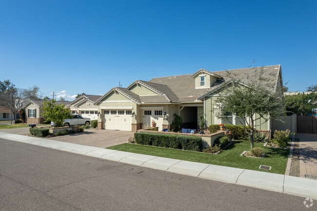 Convenience meets comfort in Uptown with close proximity to downtown and central Phoenix.