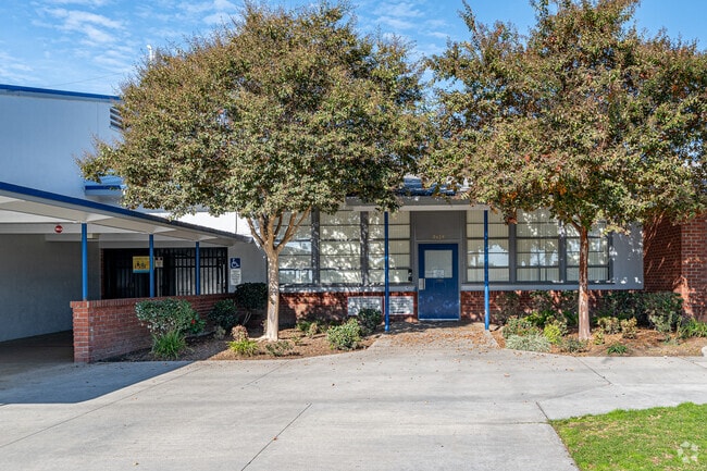 Front entrance to Carpenter Elementary School