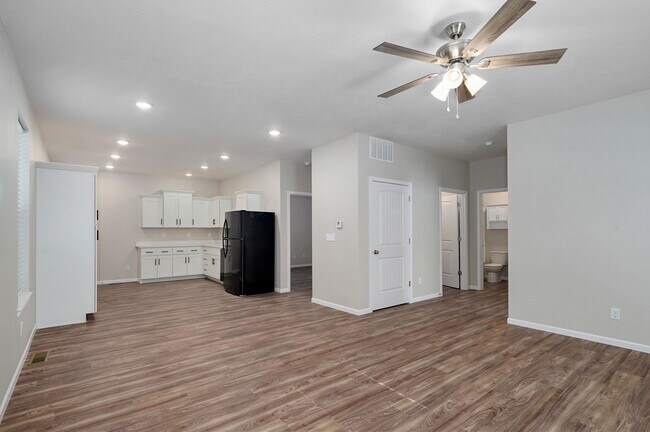 319 S Florence Ave unit B, Springfield, MO 65806 - photo 5