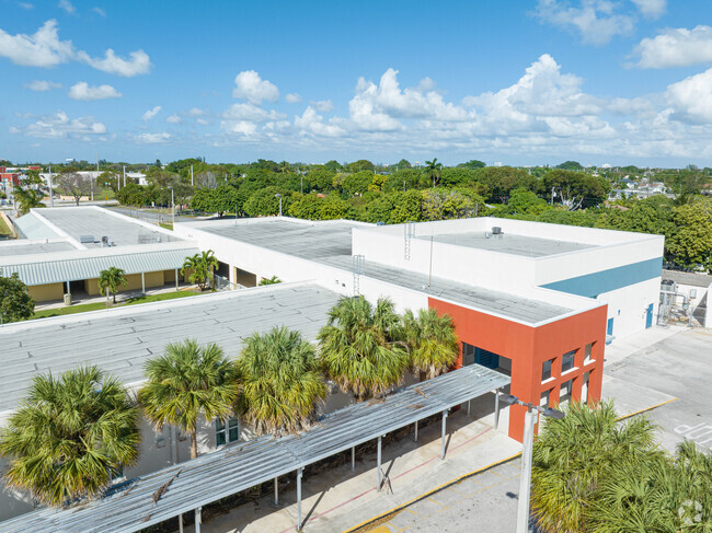 Palmetto elementary in West Palm Beach,FL welcomes student K-5.