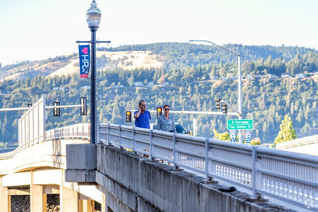 Downtown Hood River is a great place to enjoy the city life.