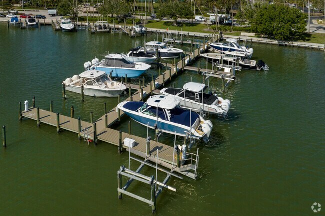 Marinas and private boat slips are prevalent around the bays and waterways in Park Shore.