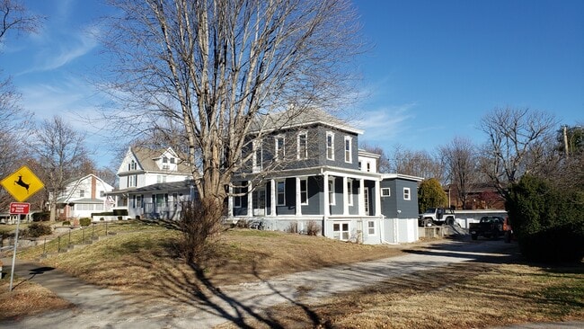 2321 Ashland Ave unit 3, Saint Joseph, MO 64506 - photo 2