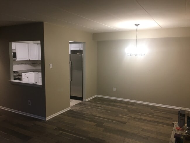 57003 Delaire Landing Rd, Philadelphia, PA 19114 - photo 6