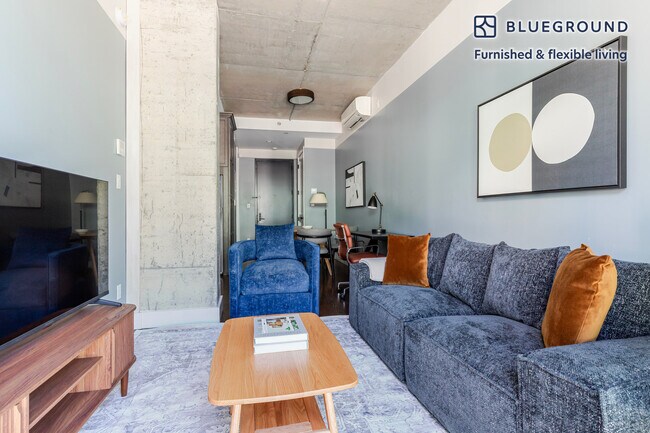 187 Kent Ave unit FL4-ID2080, Brooklyn, NY 11249 - photo 2