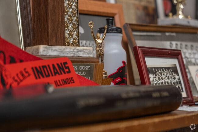 Sandwich Community High School earns a B- on Niche.com.