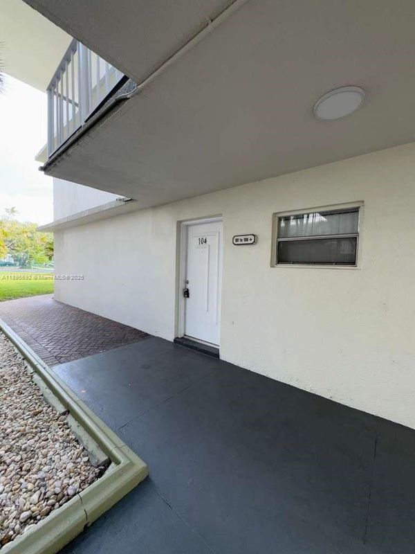 4235 N University Dr, Sunrise, FL 33351 - photo 2