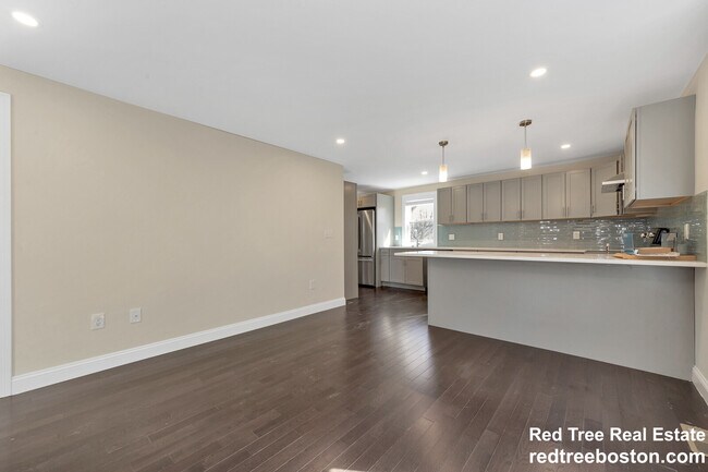 43 Wright Ave unit 1, Medford, MA 02155 - photo 4