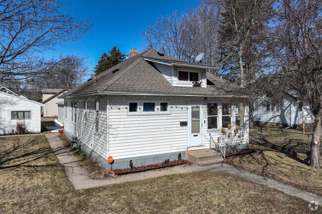 Cottages, bungalows, and farmhouses make up the majority of homes in Waite Park's northerly neighborhoods.