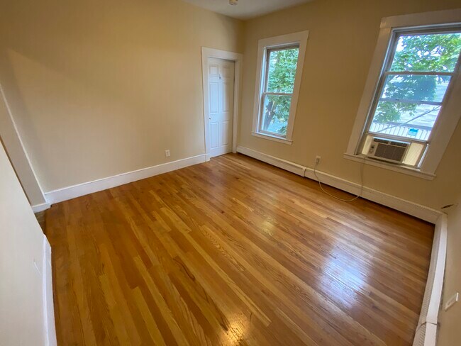 66 Middle St unit 3, Boston, MA 02127 - photo 3