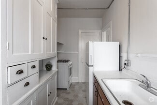 2121 Hennepin Ave, Minneapolis, MN 55405