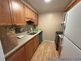 180 Main St Unit 4, Bridgewater, MA 02324