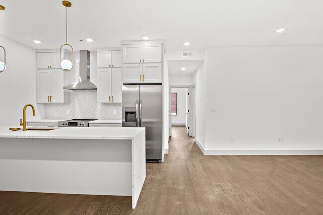 127 E Cottage St unit 8, Dorchester, MA 02125 - photo 4