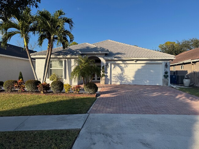 209 Preserve Ct, Royal Palm Beach, FL 33411 - photo 2