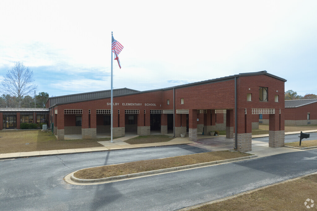 Shelby Elementary is located at 671-781 Co Rd 46, Shelby, AL 35143.