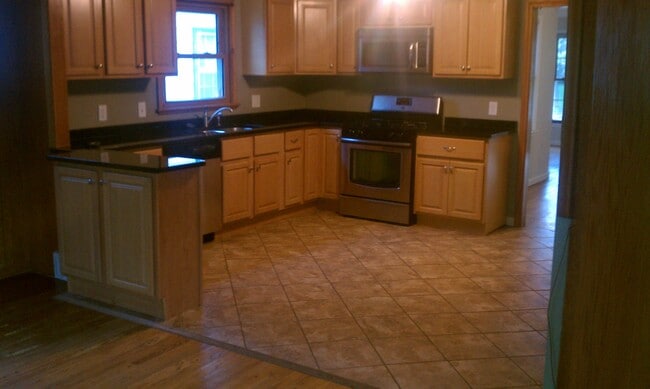 2923 Arthur St NE, Minneapolis, MN 55418 - photo 4