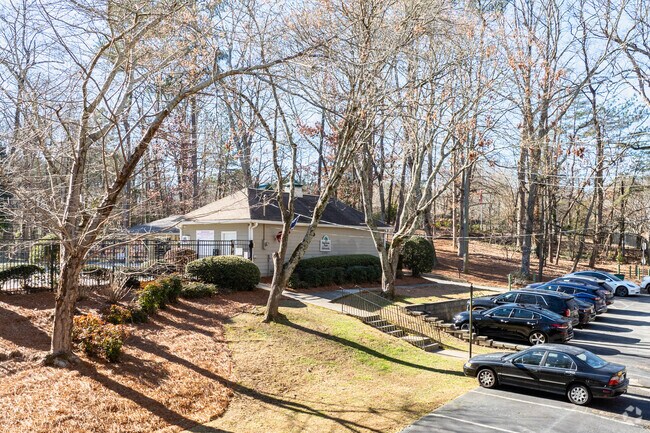 Mount Vernon Wood offers HOA members exclusive amenities like a neighborhood pool and playground.