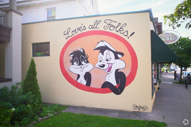 Of all people who commute, 2.9% take public transportation in Swillburg.