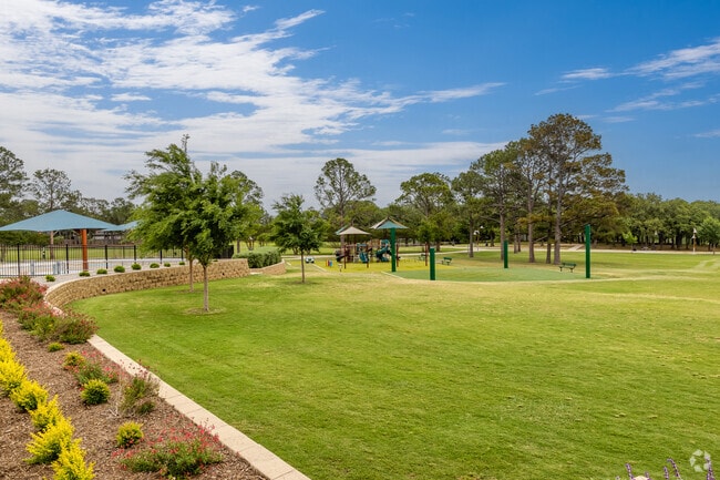 In Highland Village is Doubletree Ranch Park that features open spaces, pic nic areas and more.