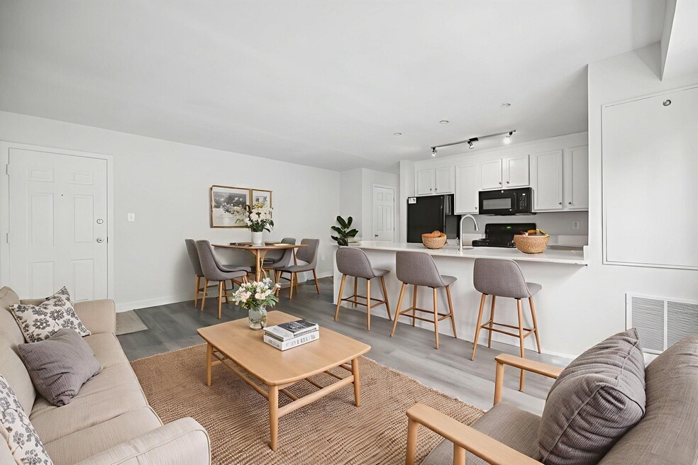 The Park At Arlington Ridge, Arlington, VA 22206 - photo 1