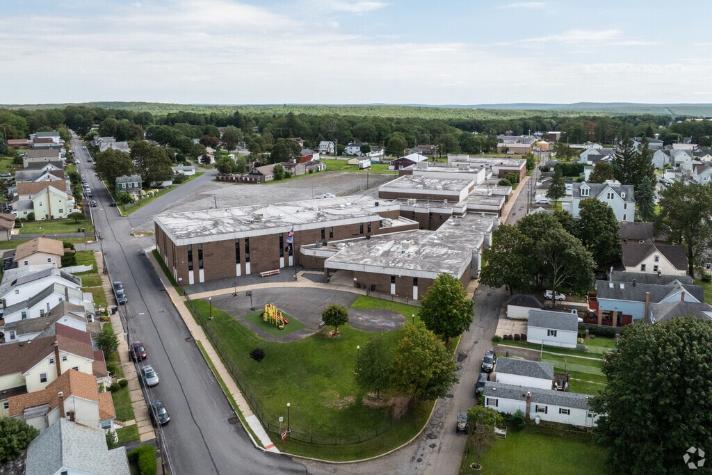Freeland Elementary Middle School has about 950 students in grades kindergarten to eight grade.