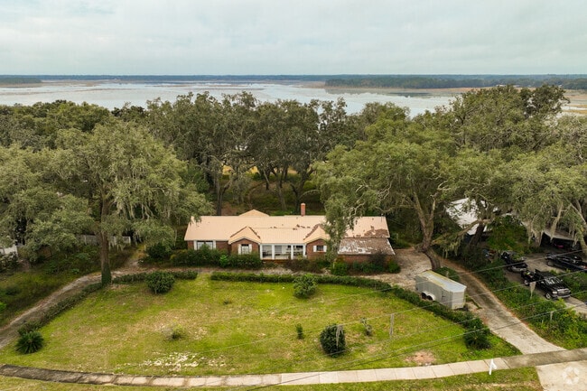 A ranch-style home with a large front yard in Keystone Heights.