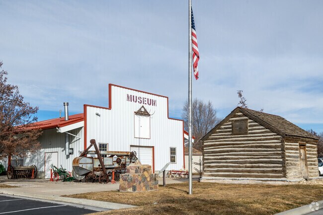 Syracuse History Museum displays artifacts and exhibits from the city’s past.