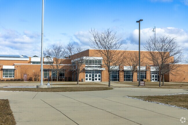 Harter Middle School has a rating of 2.8/5.