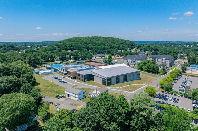 Cederdale Health and Fitness is a great place for locals to gather and to use them nay recreational facilities on site.