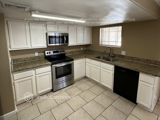 3433 W Paradise Dr, Phoenix, AZ 85029 - photo 7