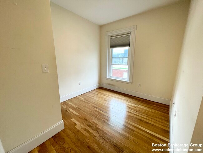 92 L St unit 2, Boston, MA 02127 - photo 3