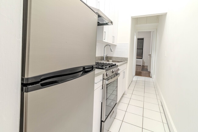 318 E 53rd St unit 1b, New York, NY 10022 - photo 2