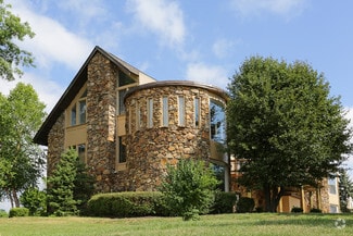 2702 Paoli Pike, New Albany, IN 47150