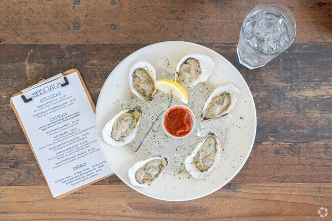 Outriggers in Stratford is famous for the fresh oysters.