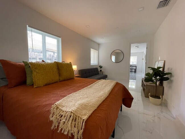2802 SW 21st St unit ID1056542P, Miami, FL 33145 - photo 5
