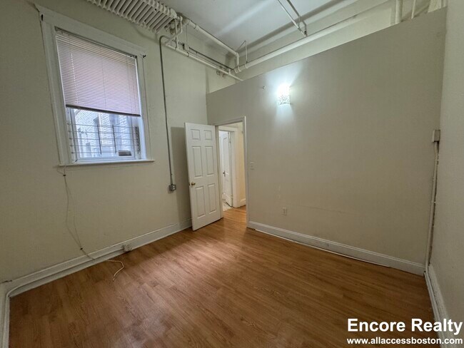 1173 Boylston St unit 6, Boston, MA 02215 - photo 5