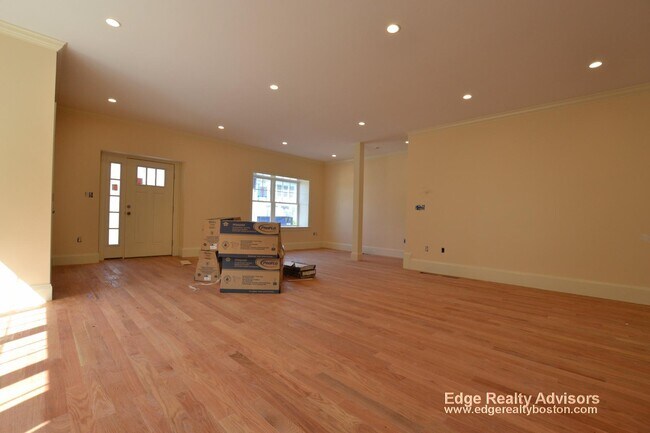 35 Pratt St unit 2, Allston, MA 02134 - photo 7