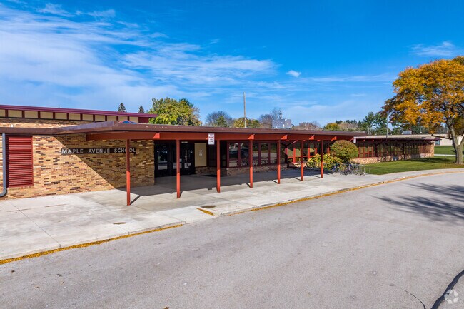 The entry to Maple Avenue Elementary School.