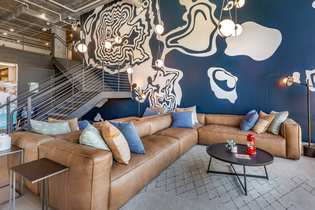 Yugo Flagstaff Central, Flagstaff, AZ 86001 - photo 5