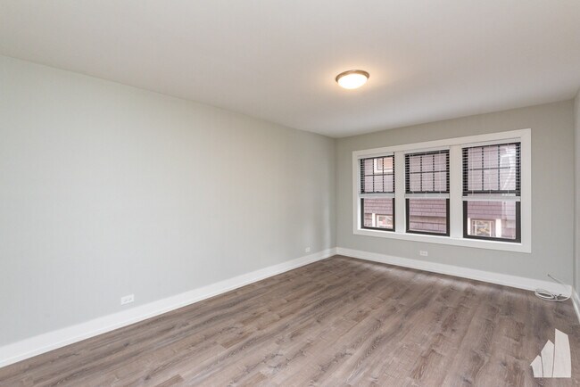 1128 Maple Ave unit B2, Evanston, IL 60202 - photo 2