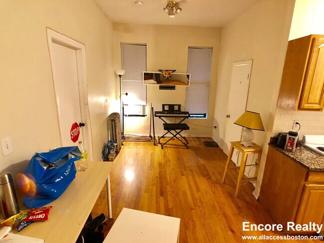 313 Huntington Ave unit 2B, Boston, MA 02115 - photo 2