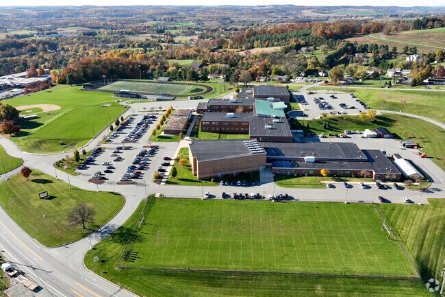 Eastern York High School has 654 students in grades 9-12.