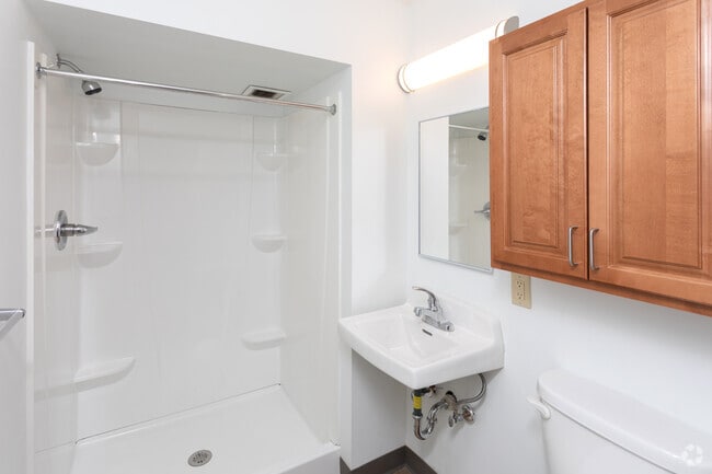 Shoreline Plaza, Minneapolis, MN 55403 - photo 4