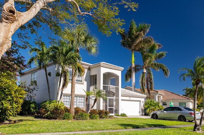 Larger Emerald Lakes homes offer two-story builds with grand lake views.