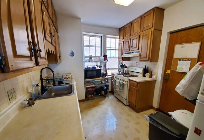 1775 Massachusetts Ave unit 6, Cambridge, MA 02140 - photo 3