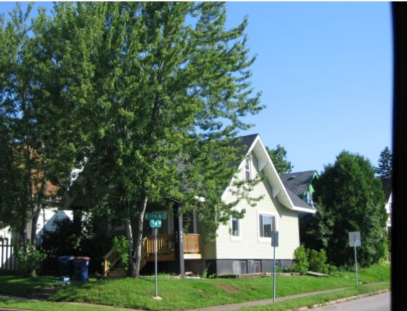 902 N 11th Ave E unit Lower Unit, Duluth, MN 55805 - photo 2