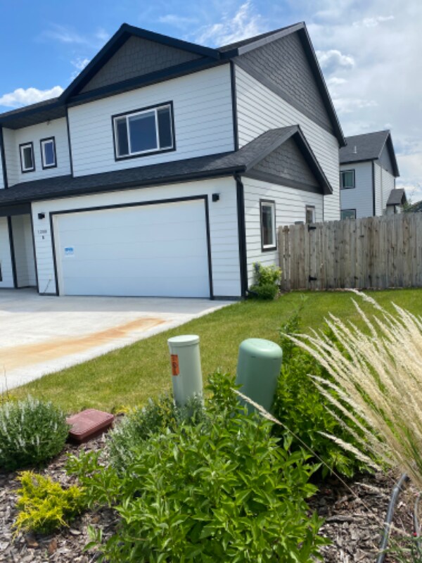 1200 Glider Ln, Belgrade, MT 59714
